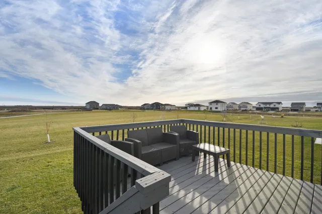 $358,900 | 302 8th Street East, Horace, ND 58047