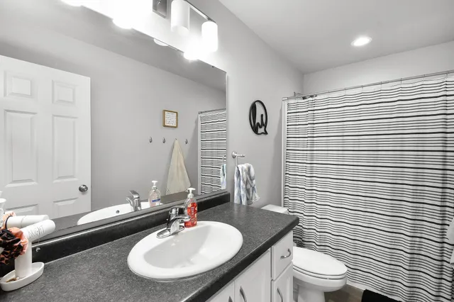 $358,900 | 302 8th Street East, Horace, ND 58047