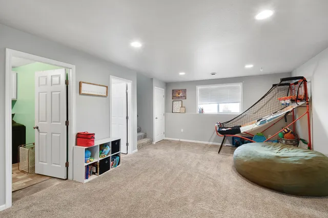 $358,900 | 302 8th Street East, Horace, ND 58047