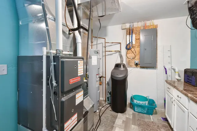 $358,900 | 302 8th Street East, Horace, ND 58047