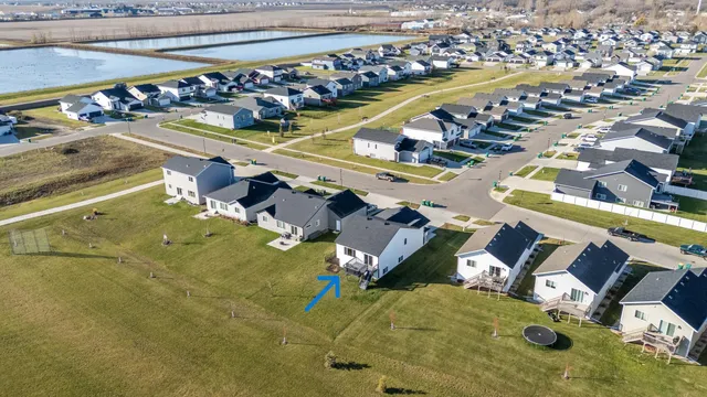 $358,900 | 302 8th Street East, Horace, ND 58047