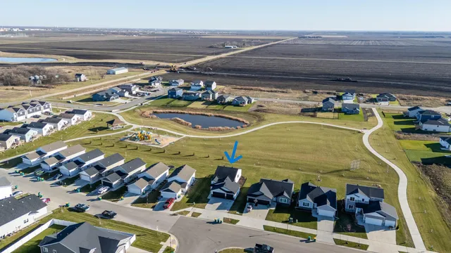 $358,900 | 302 8th Street East, Horace, ND 58047