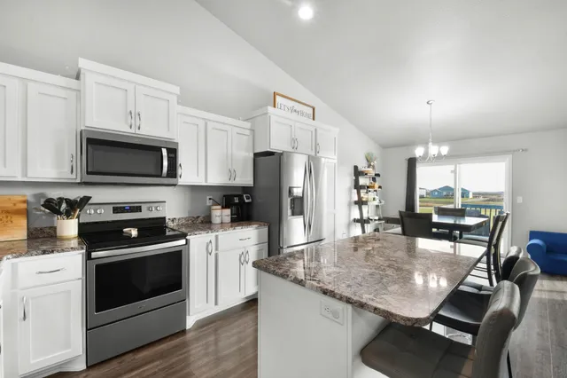 $358,900 | 302 8th Street East, Horace, ND 58047