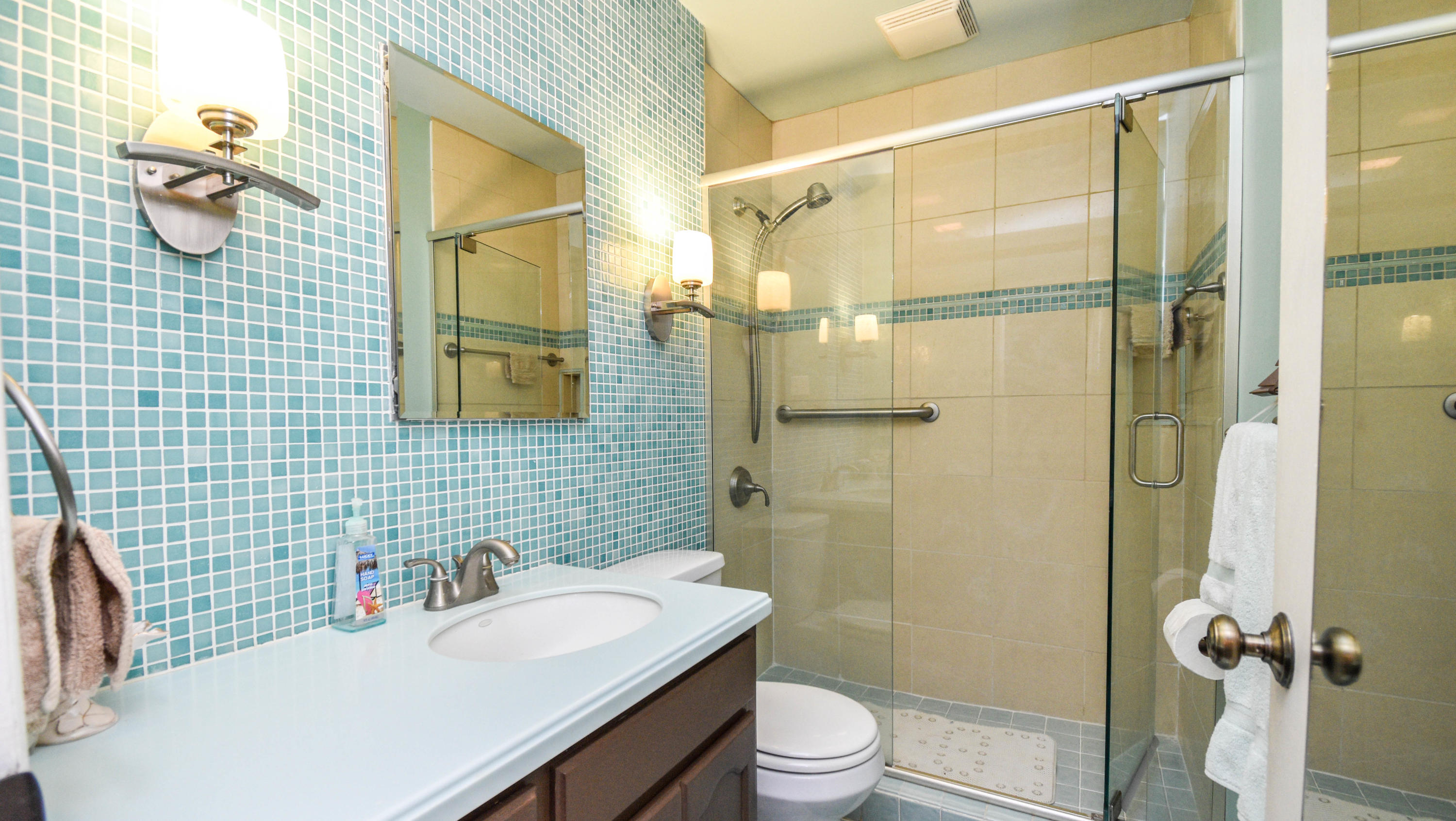 2185 Jones Bend Road Louisville, TN 37777 - Photo 13 of 36 Masterbath