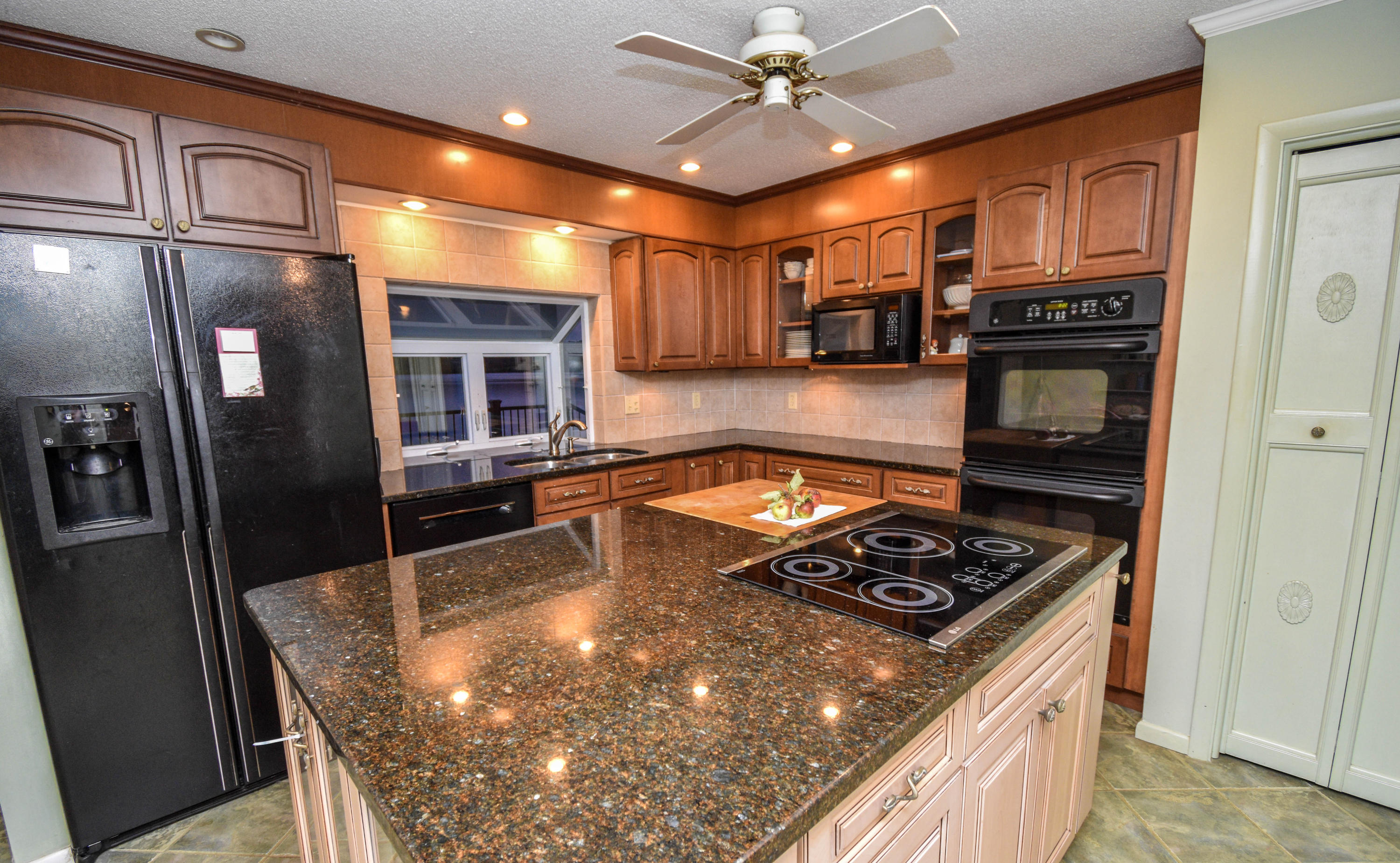 2185 Jones Bend Road Louisville, TN 37777 - Photo 6 of 36 Kitchen2