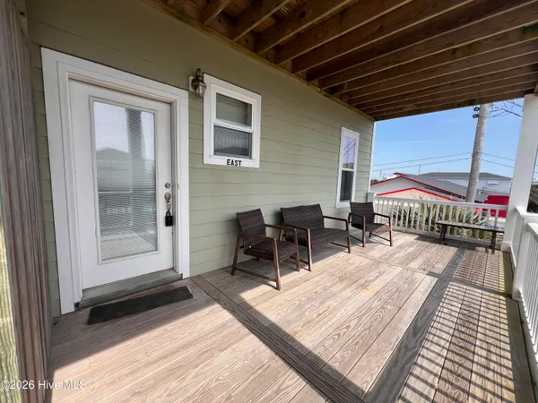 $3,000 | 3307 Emerald Drive, Unit EAST, Emerald Isle, NC 28594