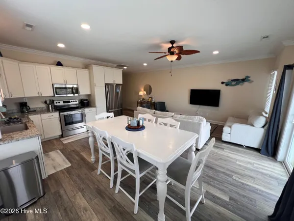 $3,000 | 3307 Emerald Drive, Unit EAST, Emerald Isle, NC 28594