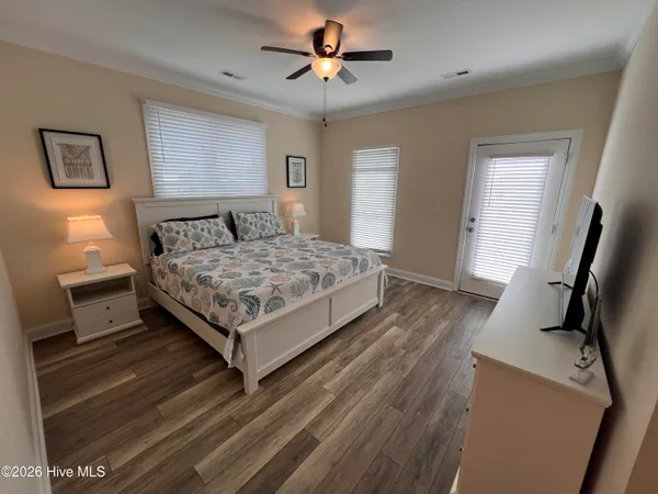 $3,000 | 3307 Emerald Drive, Unit EAST, Emerald Isle, NC 28594