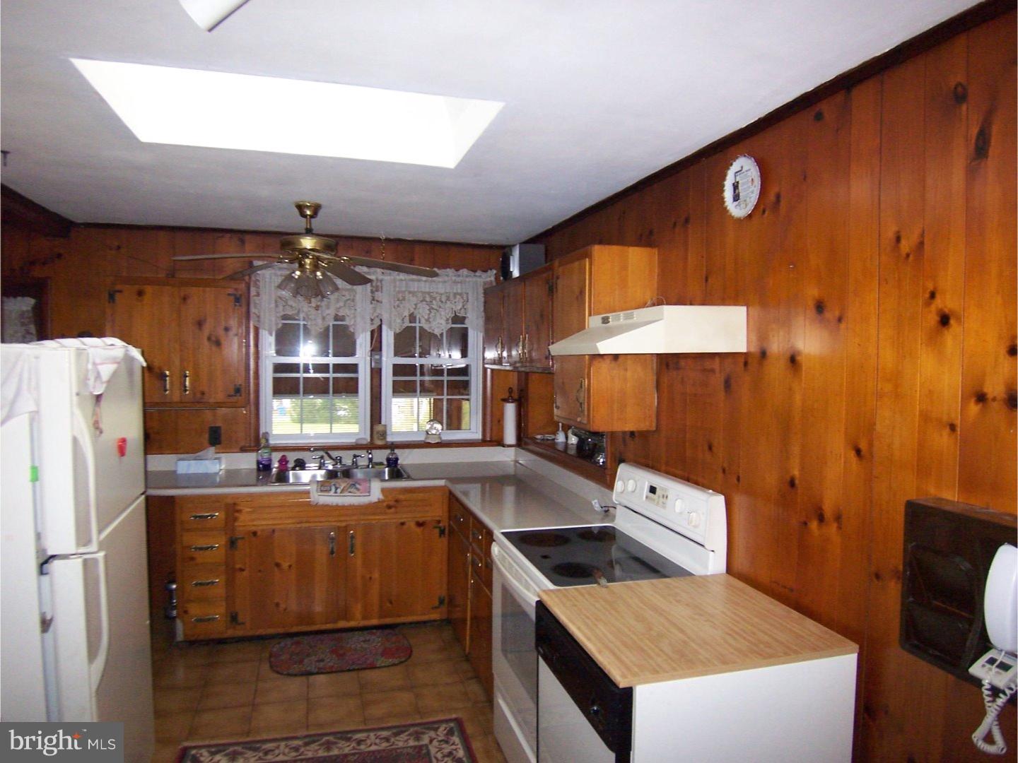 228 Lenni Road Media, PA 19063 - Photo 8 of 17 Kitchen