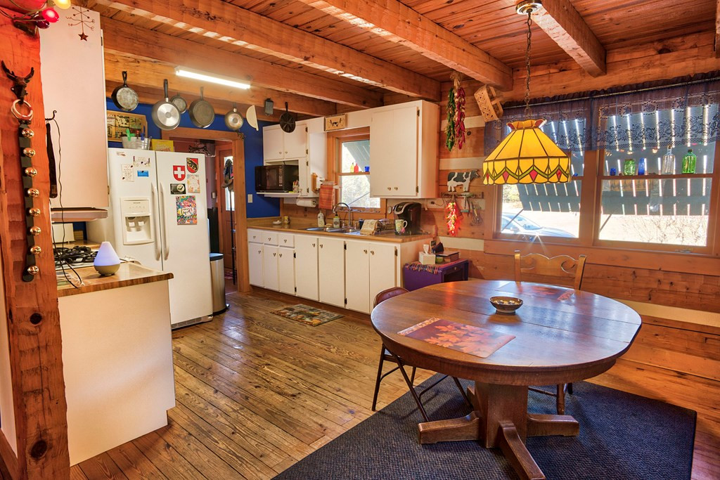 392 Old Nail Road Jackson, SC 29831 - Photo 22 of 71 Dining room and kitchen