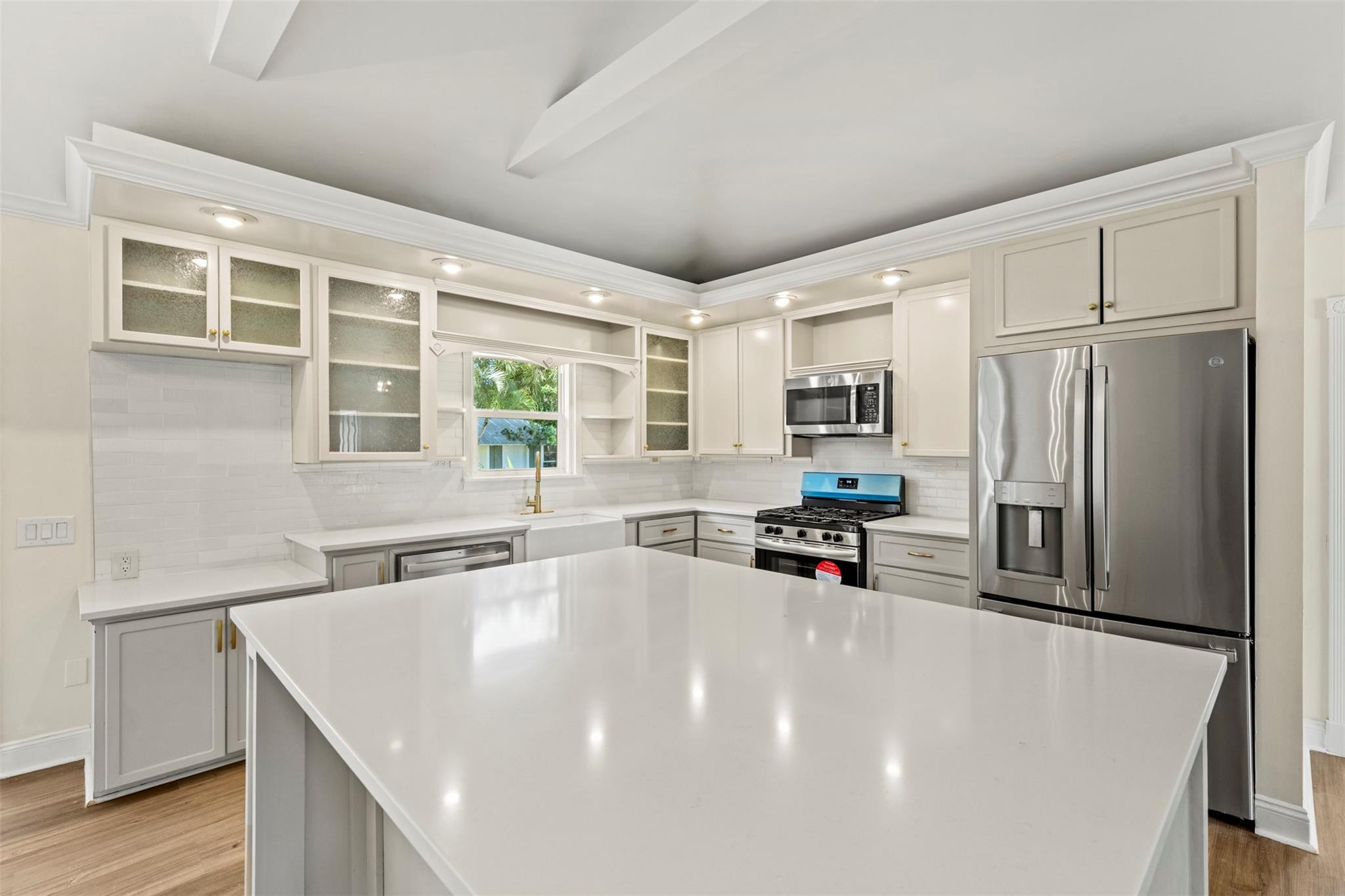 333 South Manor Drive Stuart, FL 34994 - Photo 4 of 54 Photo 4