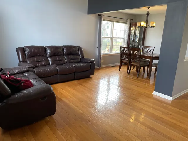 $3,200 | 3181 Hopewell Drive, Aurora, IL 60502