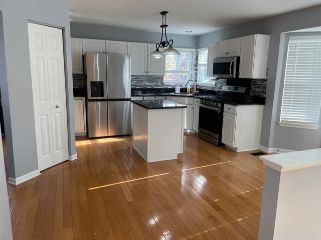 $3,200 | 3181 Hopewell Drive, Aurora, IL 60502