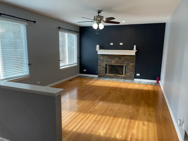 $3,200 | 3181 Hopewell Drive, Aurora, IL 60502