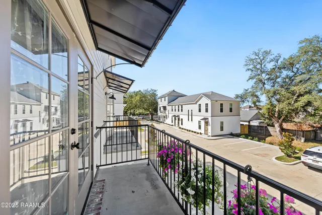 $2,975 | 206 Steiner Oaks, Lafayette, LA 70508