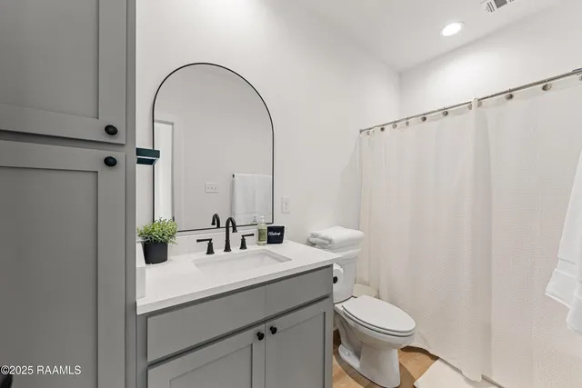 $2,975 | 206 Steiner Oaks, Lafayette, LA 70508