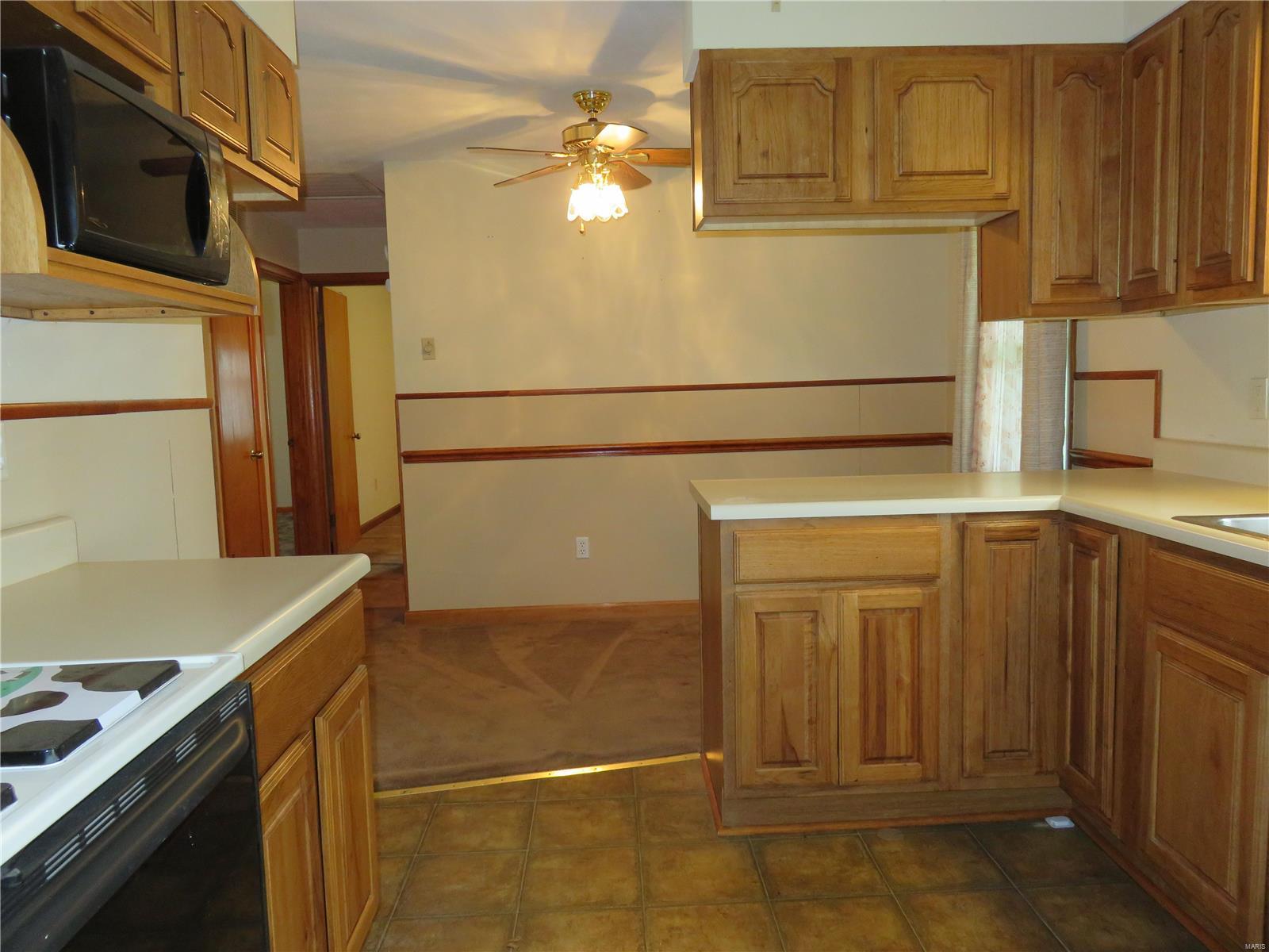 25 Richard Street Waterloo, IL 62298 - Photo 16 of 38