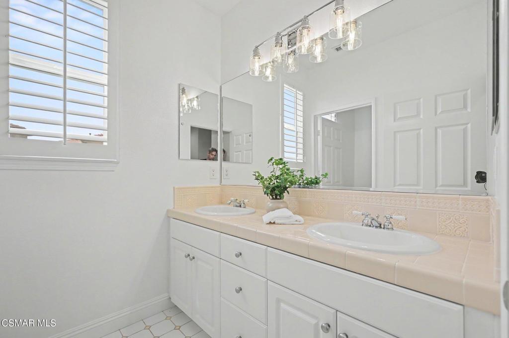 20800 Sardinia Way Porter Ranch, CA 91326 - Photo 38 of 57