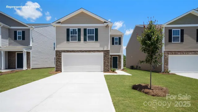 $330,000 | 1302 37th Ave Lane Northeast, Hickory, NC 28601
