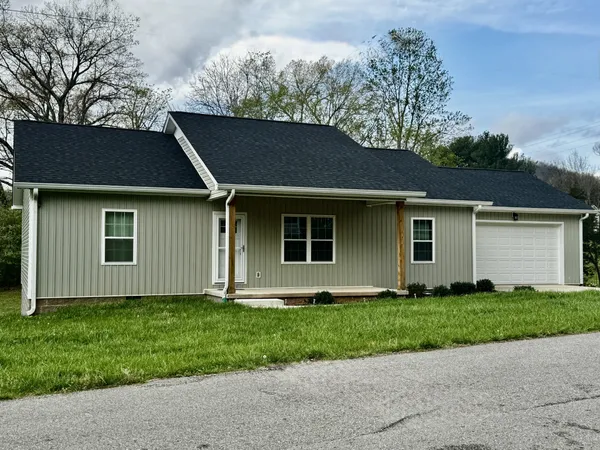 $319,000 | 1366 Hidden Valley Drive, Livingston, TN 38570