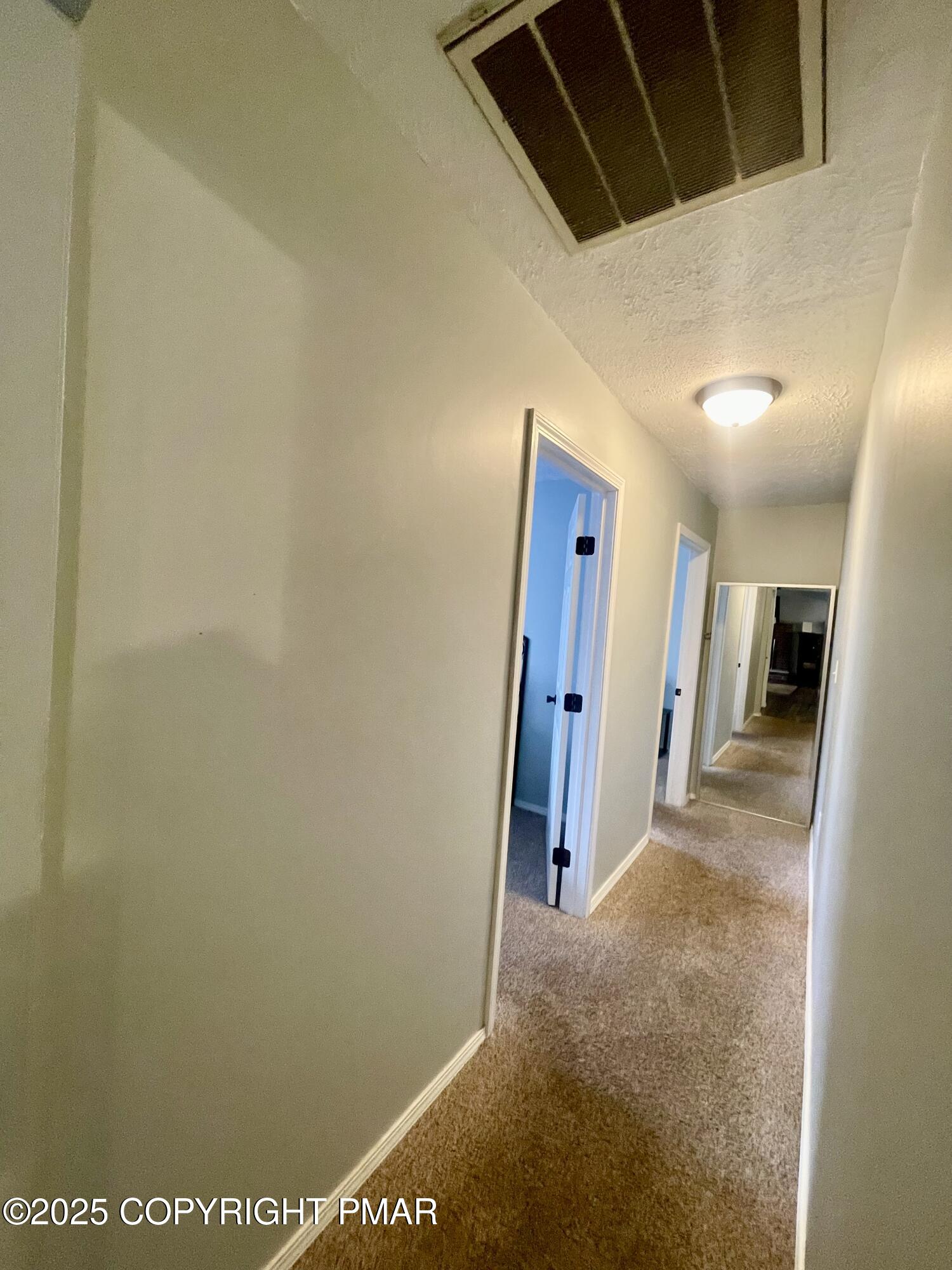 674 Country Pl Drive Tobyhanna, PA 18466 - Photo 9 of 17 a view of hallway