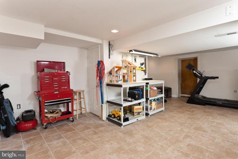 409 Rolling Rd. Catonsville, MD 21228 - Photo 20 of 29 Finished Lower Level