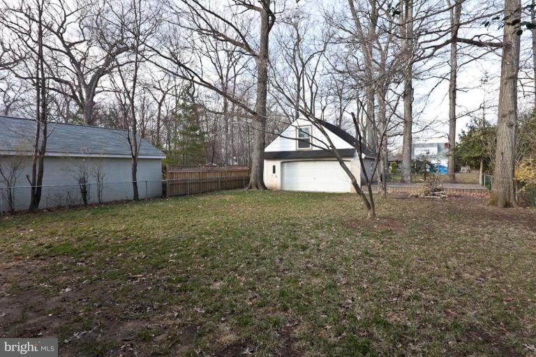 409 Rolling Rd. Catonsville, MD 21228 - Photo 27 of 29 Back yard