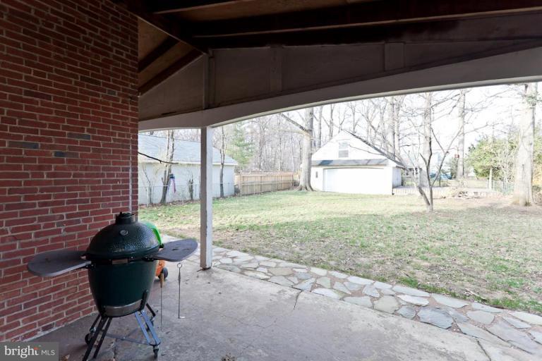 409 Rolling Rd. Catonsville, MD 21228 - Photo 29 of 29 Patio