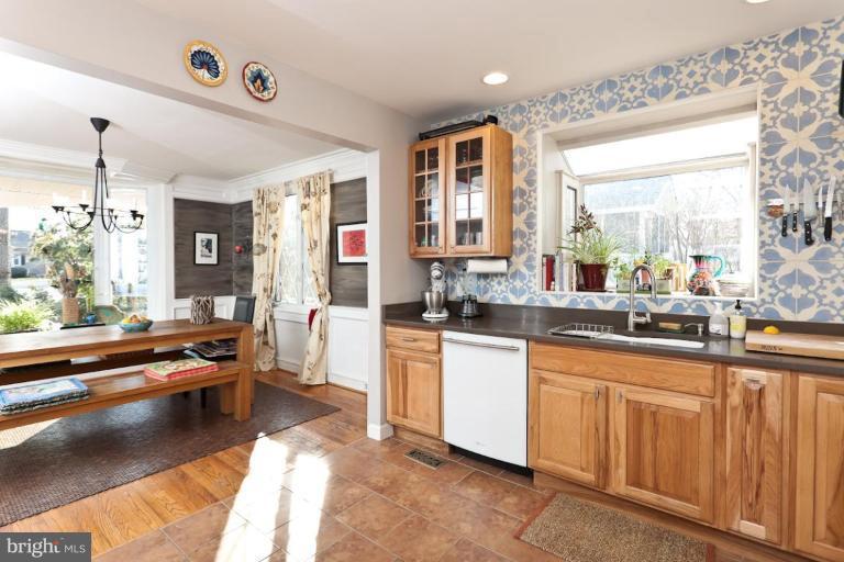 409 Rolling Rd. Catonsville, MD 21228 - Photo 10 of 29 Kitchen #3
