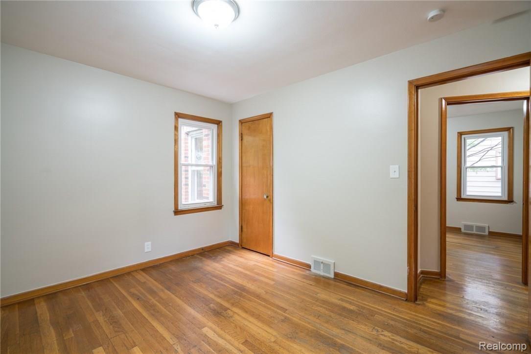 7554 Rivard Avenue Warren, MI 48091 - Photo 19 of 32 Rivard-19.jpg