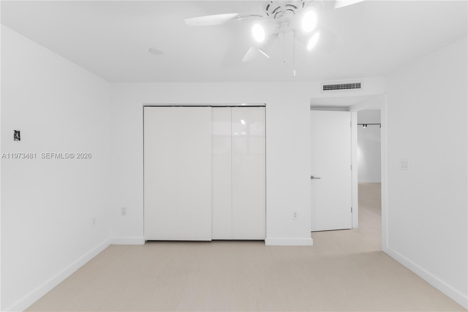 101 Ocean Ln Drive, Unit 1012 Key Biscayne, FL 33149 - Photo 18 of 39 a view of an empty room