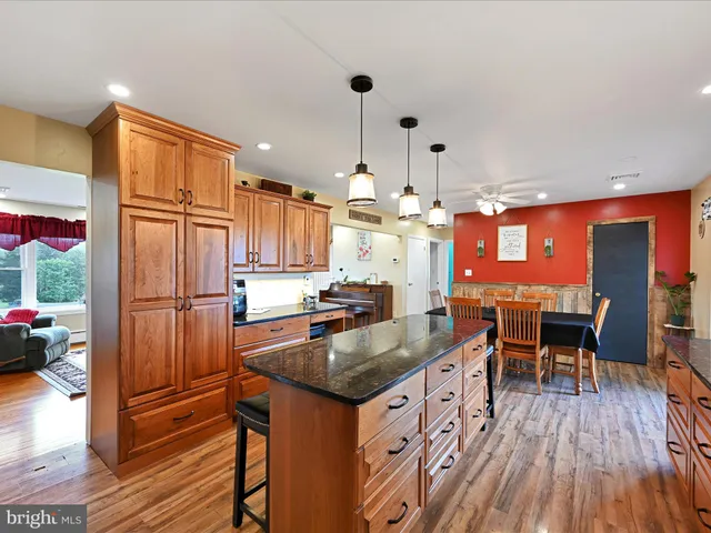 $300,000 | 805 South Crossroads Road, Lykens, PA 17048