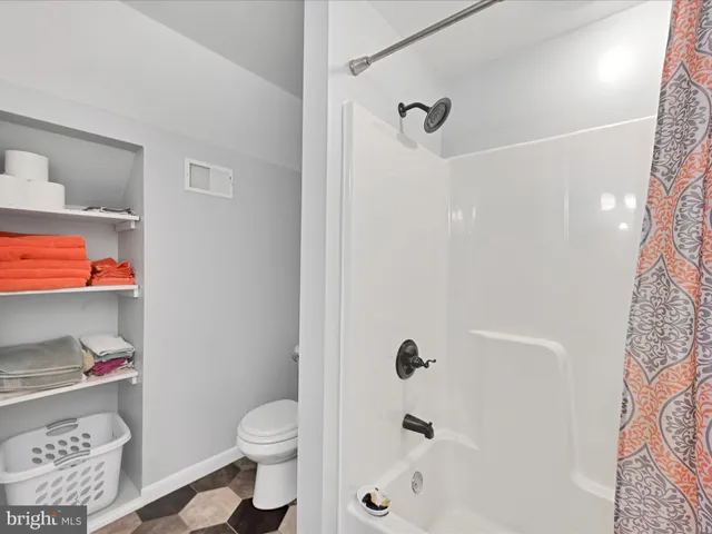 $300,000 | 805 South Crossroads Road, Lykens, PA 17048