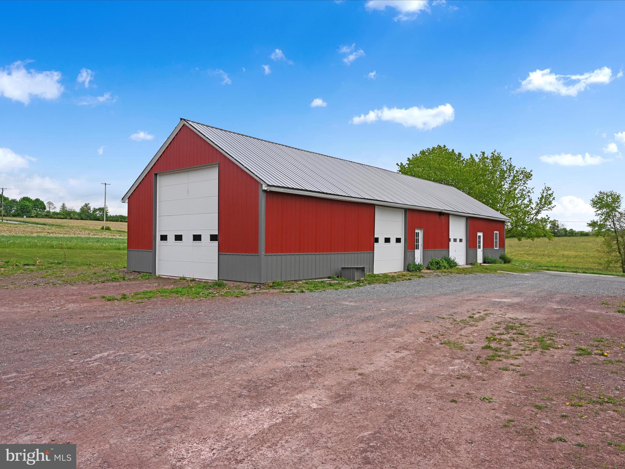 805 South Crossroads Road Lykens, PA 17048 - Photo 35 of 48 Barn