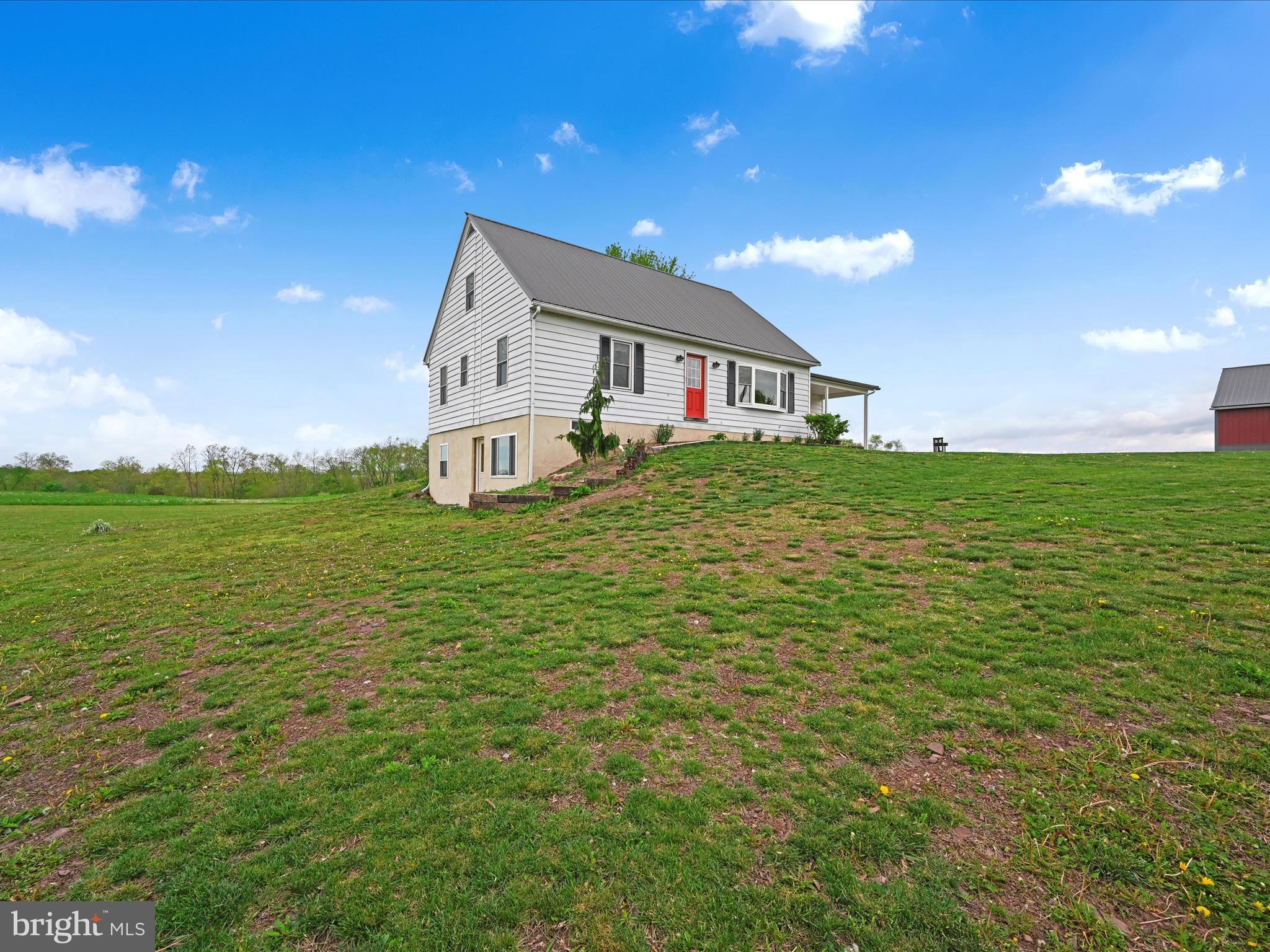 805 South Crossroads Road Lykens, PA 17048 - Photo 4 of 48 Front