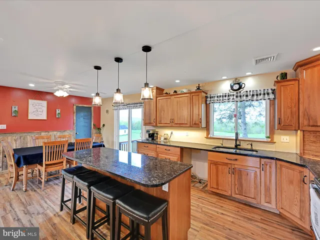 $300,000 | 805 South Crossroads Road, Lykens, PA 17048