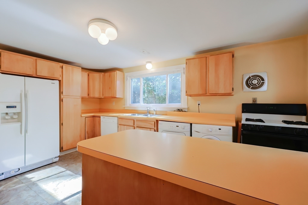 89 Dudley Road Wayland, MA 01778 - Photo 13 of 37 Gallery Image 13