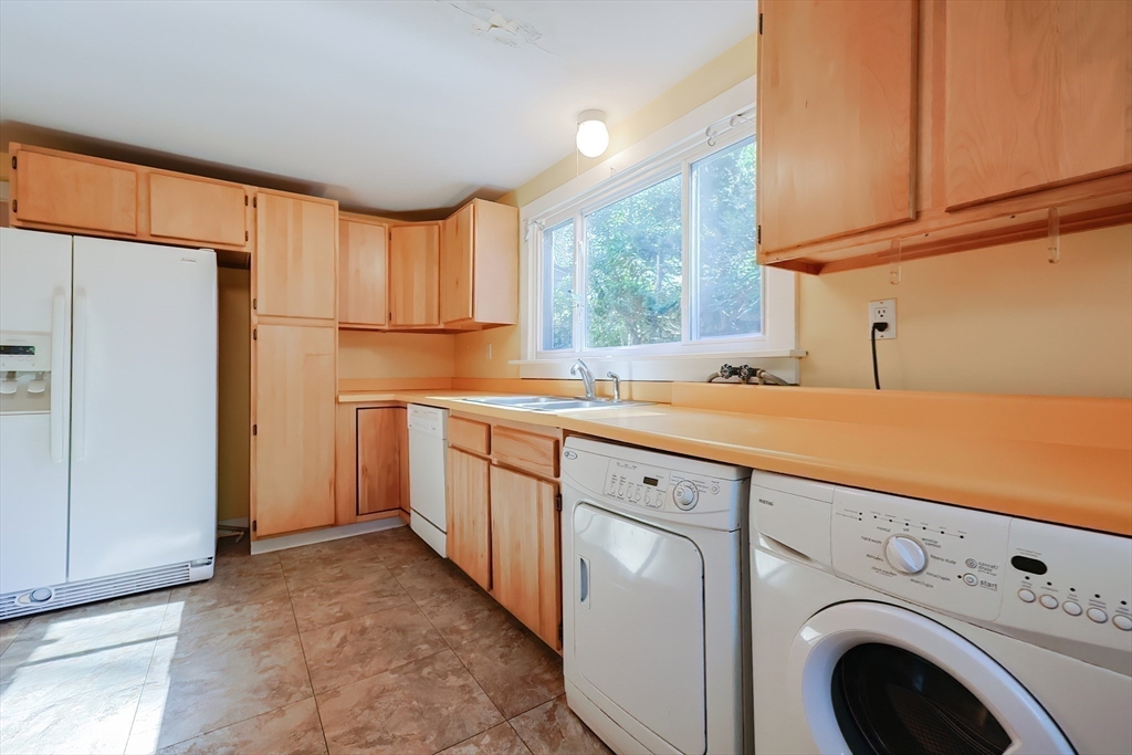 89 Dudley Road Wayland, MA 01778 - Photo 14 of 37 Gallery Image 14