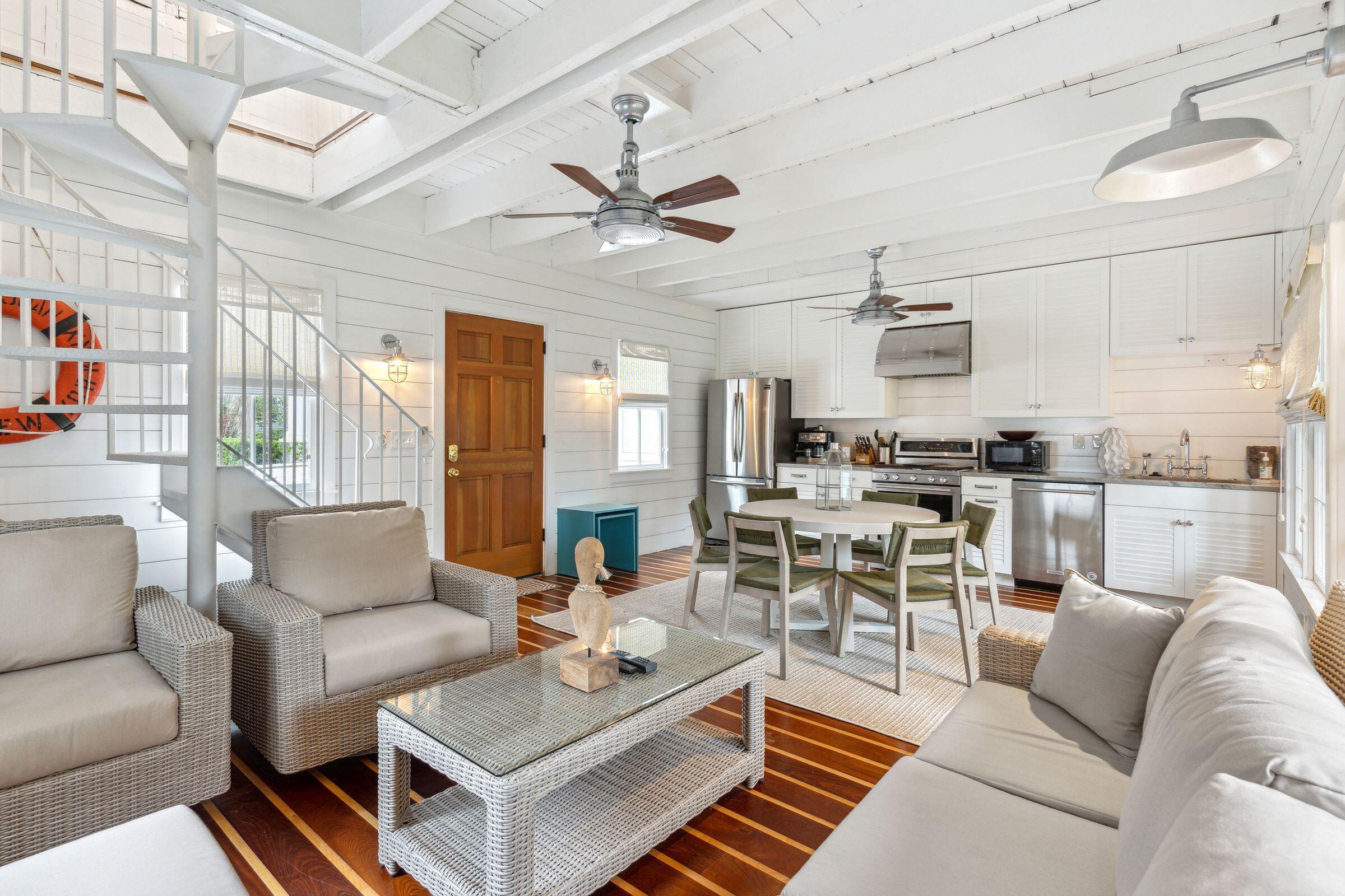 178 Broad Street, Unit AD Charleston, SC 29401 - Photo 13 of 61 178BroadSt-UnitD-KeenEyeMarketing-014