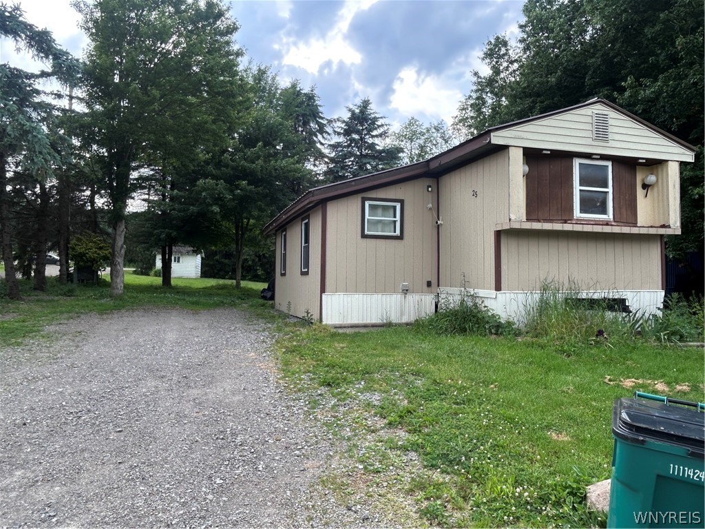 7207 Hunters Creek Road Holland, NY 14080 - Photo 2 of 25
