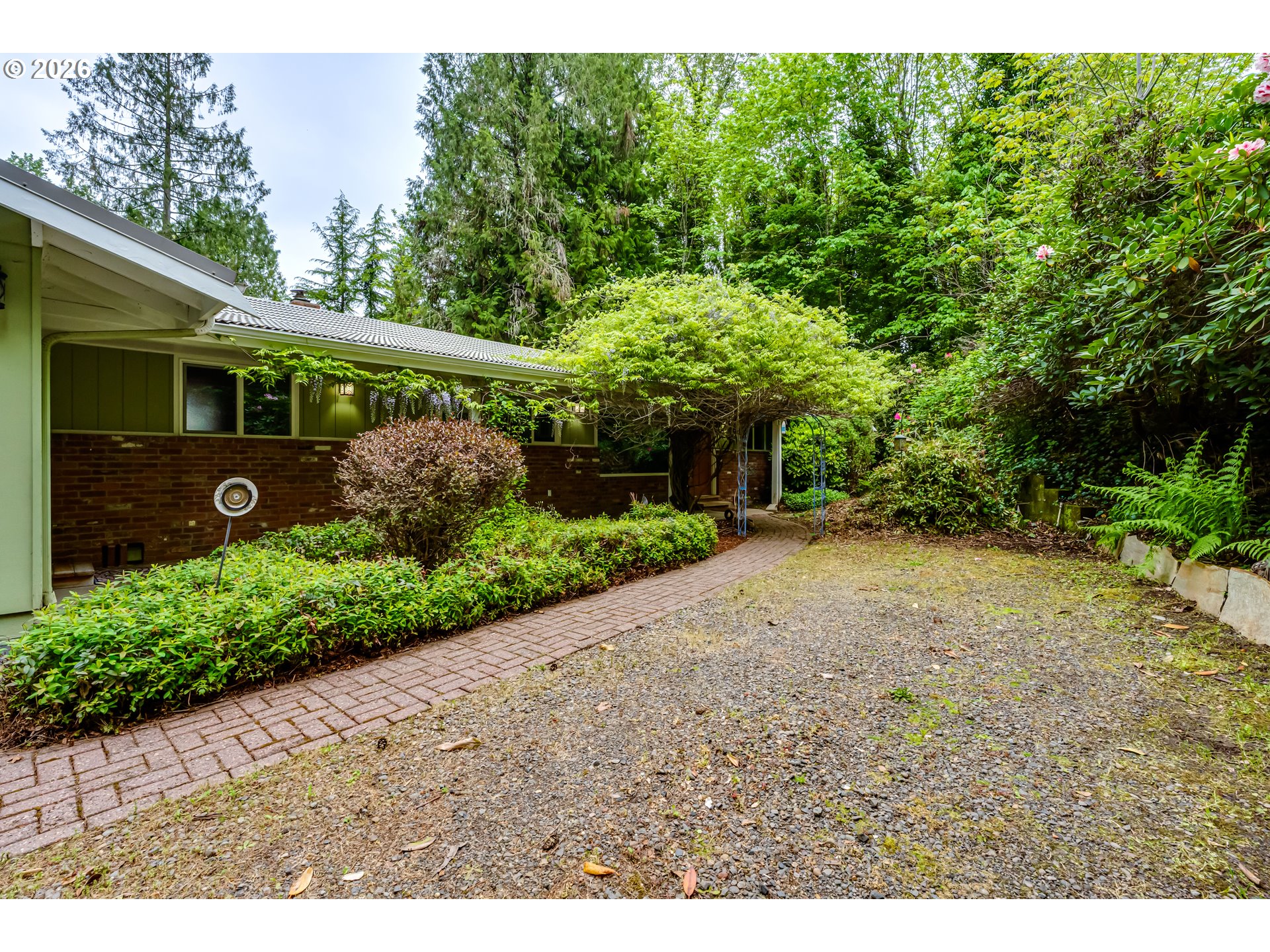 41929 Deerhorn Road Springfield, OR 97478 - Photo 2 of 47