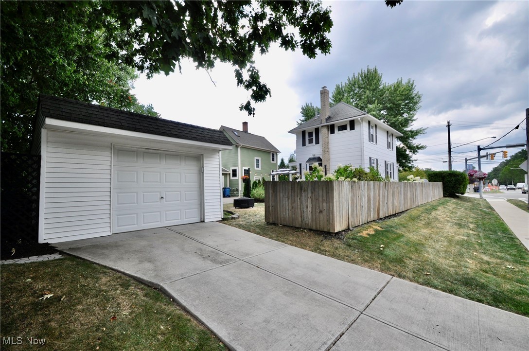 467 Cahoon Road Bay Village, OH 44140 - Photo 41 of 41 Garage with driveway