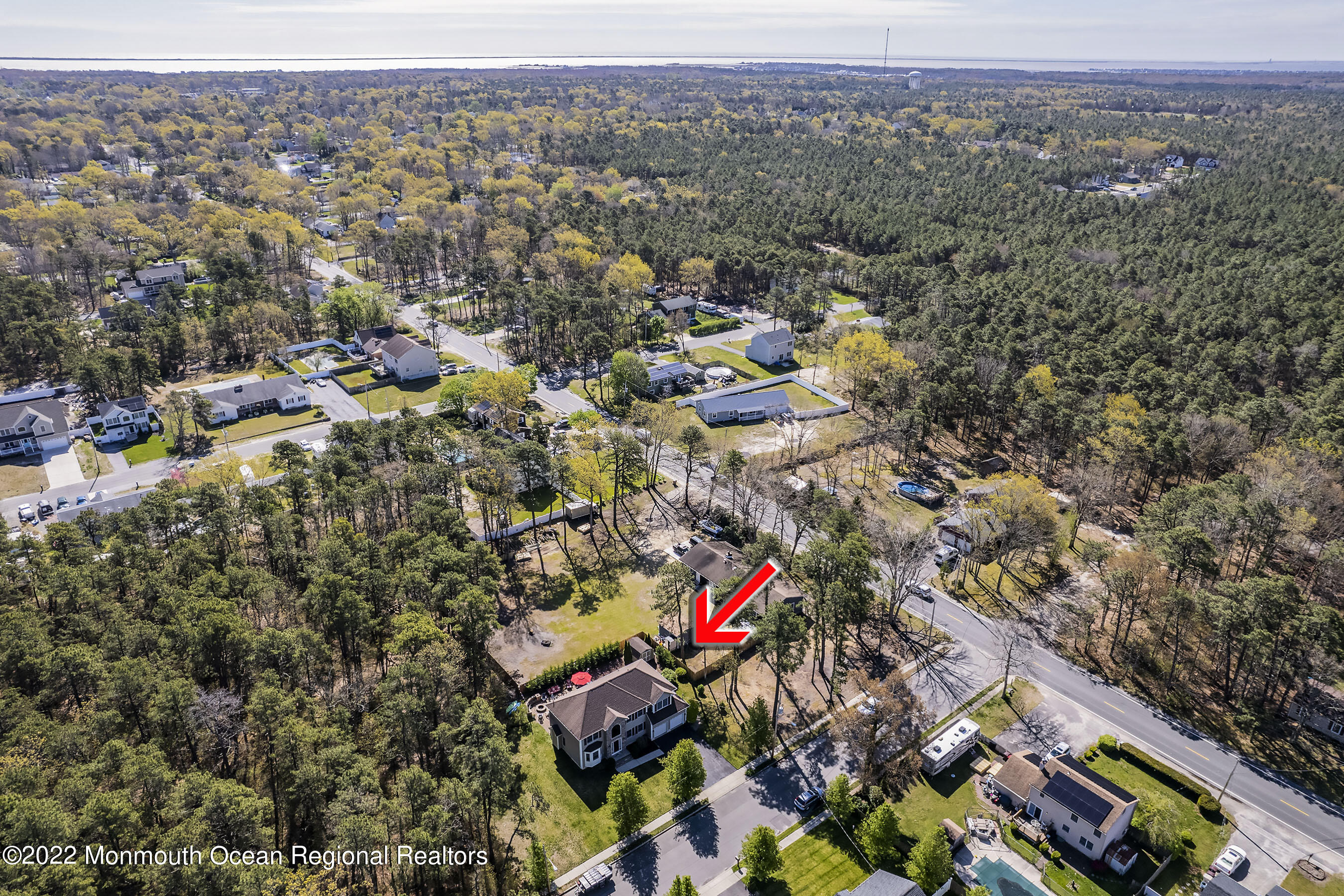 431 Baker Avenue Bayville, NJ 08721 - Photo 12 of 39 FrontLeftAerial with arrow