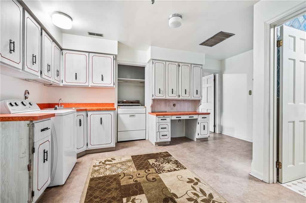 2409 Henderson Road White Oak, PA 15131 - Photo 26 of 31 Laundry Room