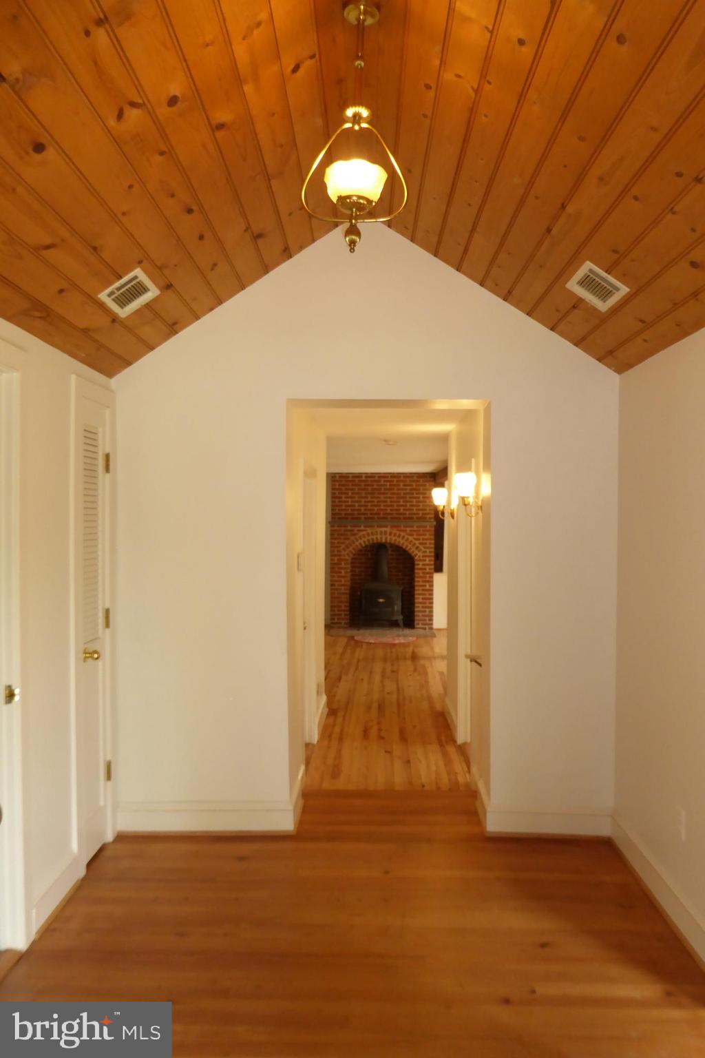5320 Olney Laytonsville Road Derwood, MD 20855 - Photo 4 of 35 Entrance Foyer