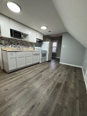 6 Apple Street, Unit 3 Lynn, MA 01902 - Photo 4 of 20