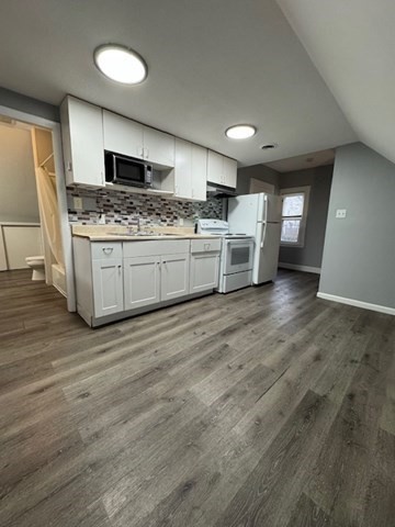 6 Apple Street, Unit 3 Lynn, MA 01902 - Photo 6 of 20