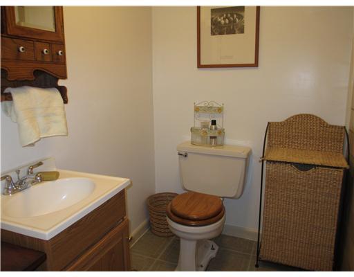 2513 Collins Road Pittsburgh, PA 15235 - Photo 15 of 19 Full Bath. Lovely full bath off game room on lower level