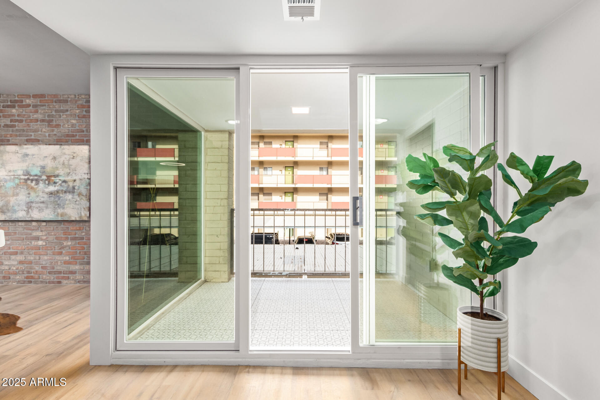 351 East Thomas Road, Unit D208 Phoenix, AZ 85004 - Photo 24 of 38 05 - Thomas