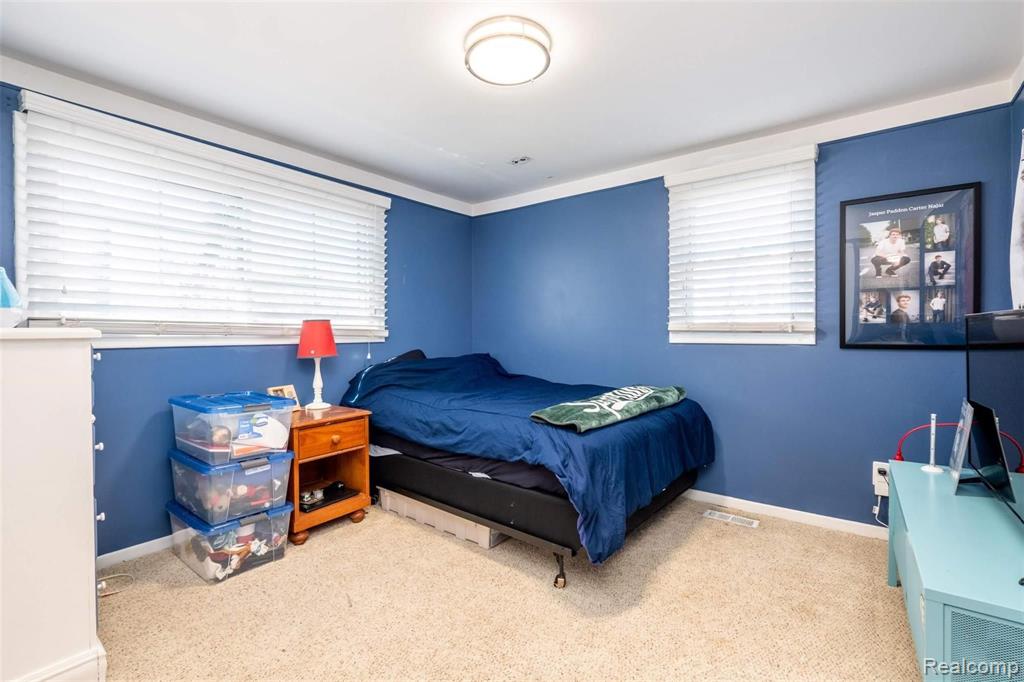 695 Lake Forest Road Rochester Hills, MI 48309 - Photo 35 of 47